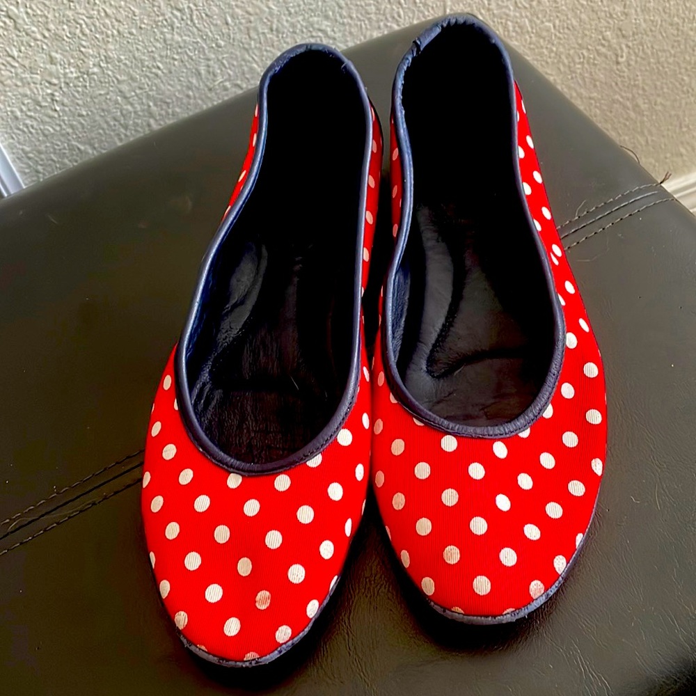 Adorable polka dot flats size 8.5